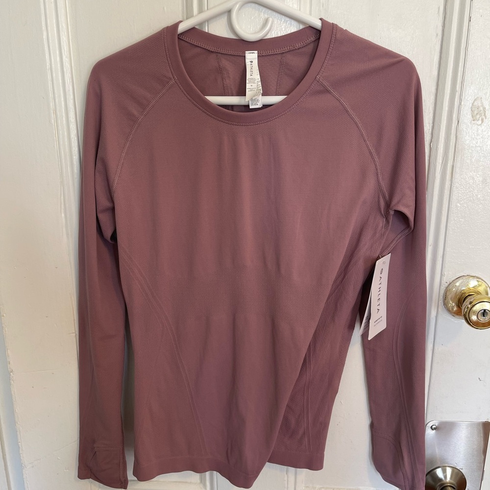 Athleta New Women’s long sleeve Momentum top